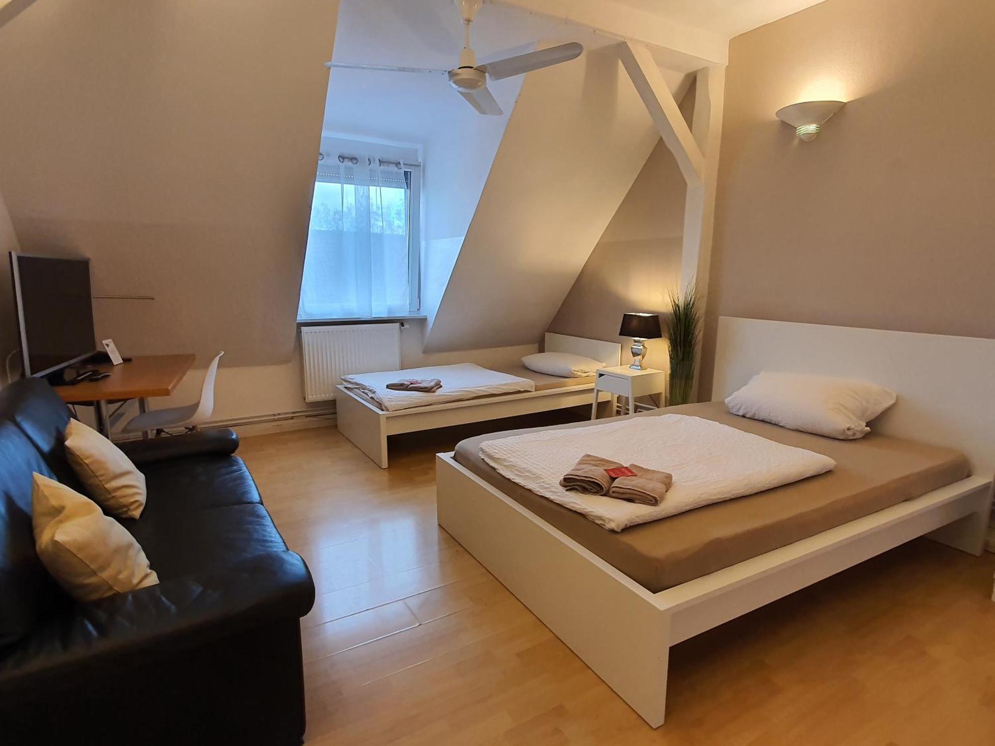 Colodging Mannheim - Private Rooms & Kitchen Εξωτερικό φωτογραφία