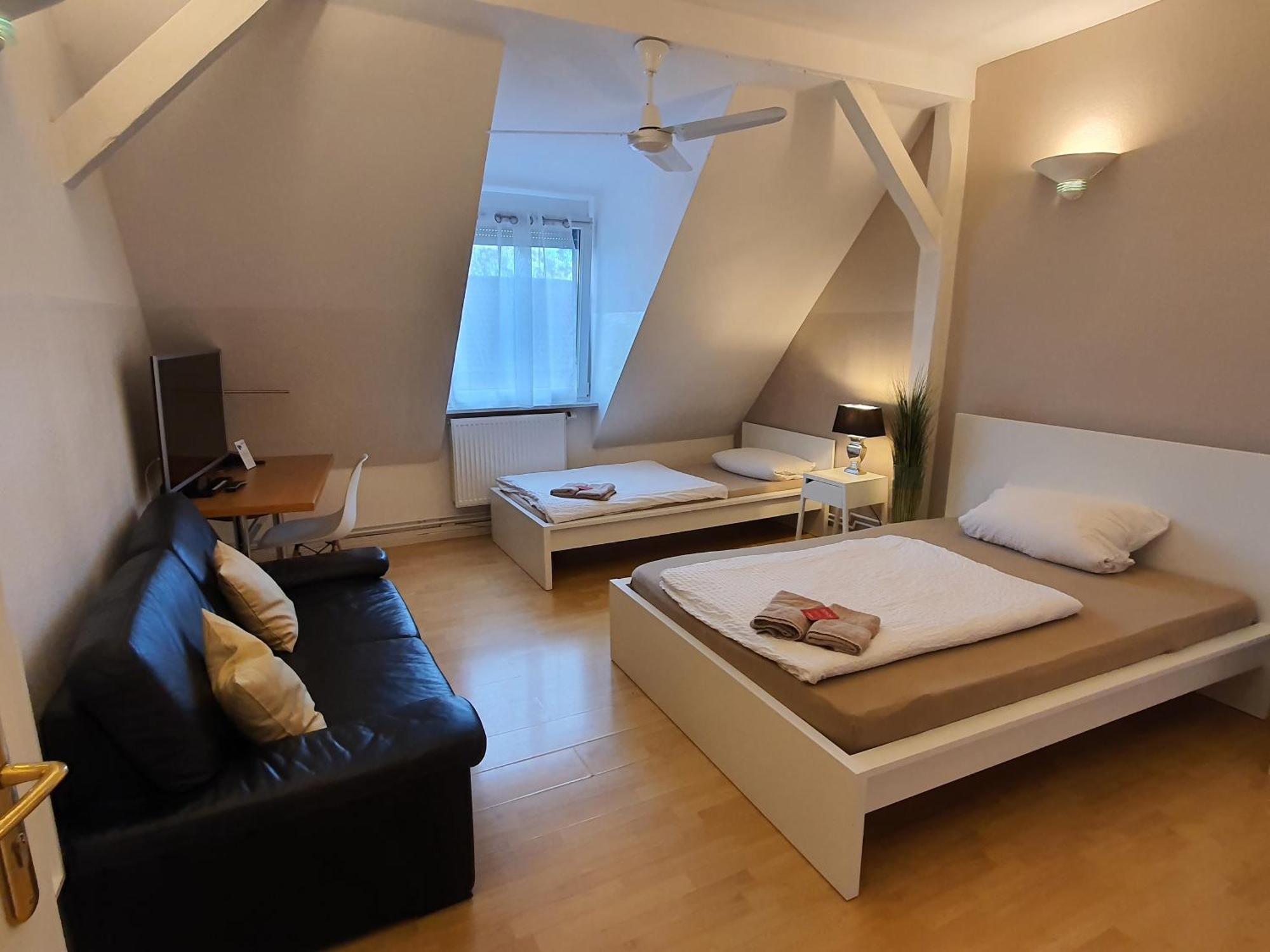 Colodging Mannheim - Private Rooms & Kitchen Εξωτερικό φωτογραφία